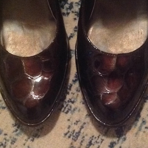 Stuart Weizmann brown patent croc pumps - Picture 8 of 8